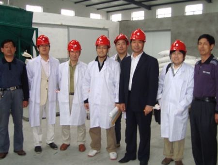 点击查看详细信息<br>标题：Mou total group photo with Japanese customers 阅读次数：2725